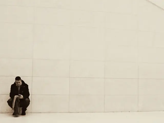 Experiencing knee collapse during squats? Three recommended exercises from certified physiologists...