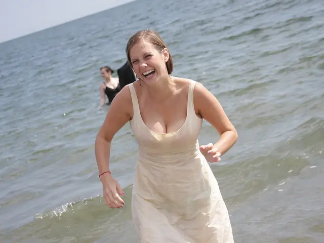 Advantages of Hydrating First Thing in the Day with Water