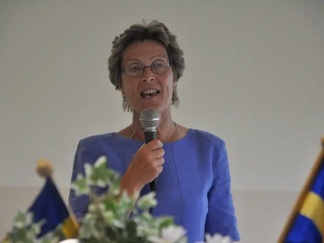 "Guide for Emerging Female Politicians: Navigating Political Disinterest"