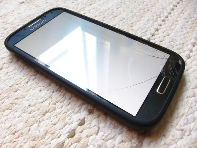 Adults Express Diverse Opinions on Kylie Kelce's Contentious Phone Policy for Her Children, Eager...