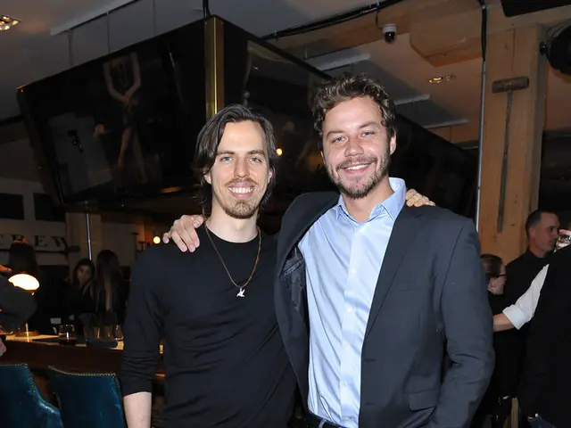 Sibling Relationships Can Fade Over Time: Ways to Protect Their Strength