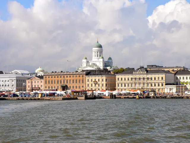 Men in Nizhny Novgorod frequently request money from women for tasks not within their job...